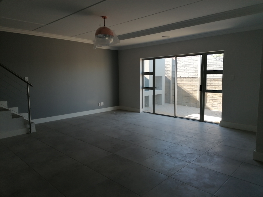 To Let 3 Bedroom Property for Rent in Langeberg Heights Western Cape